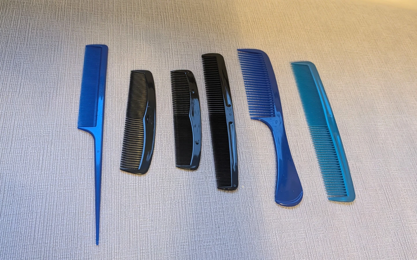 Brand QUO BEAUTY Assorted Combs - 6 Piece Set