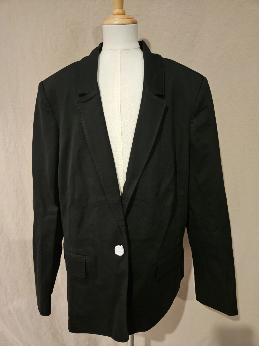 Reitmans Classic Stretch Black Blazer Size 16