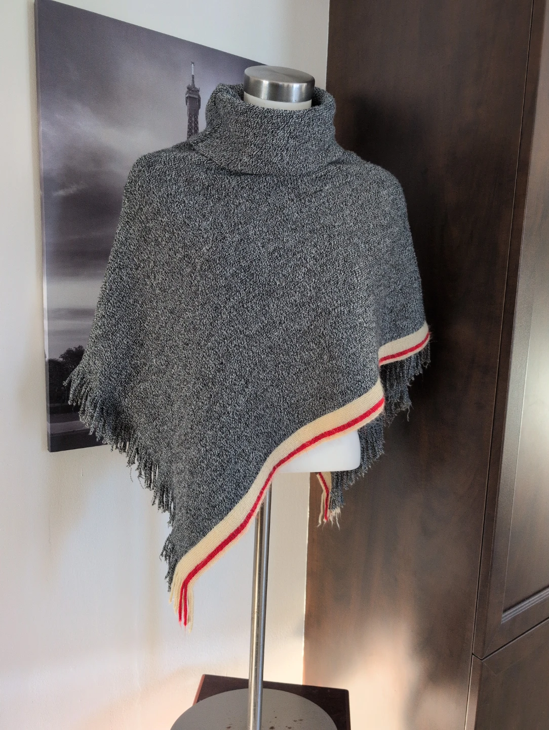 Roots Poncho
