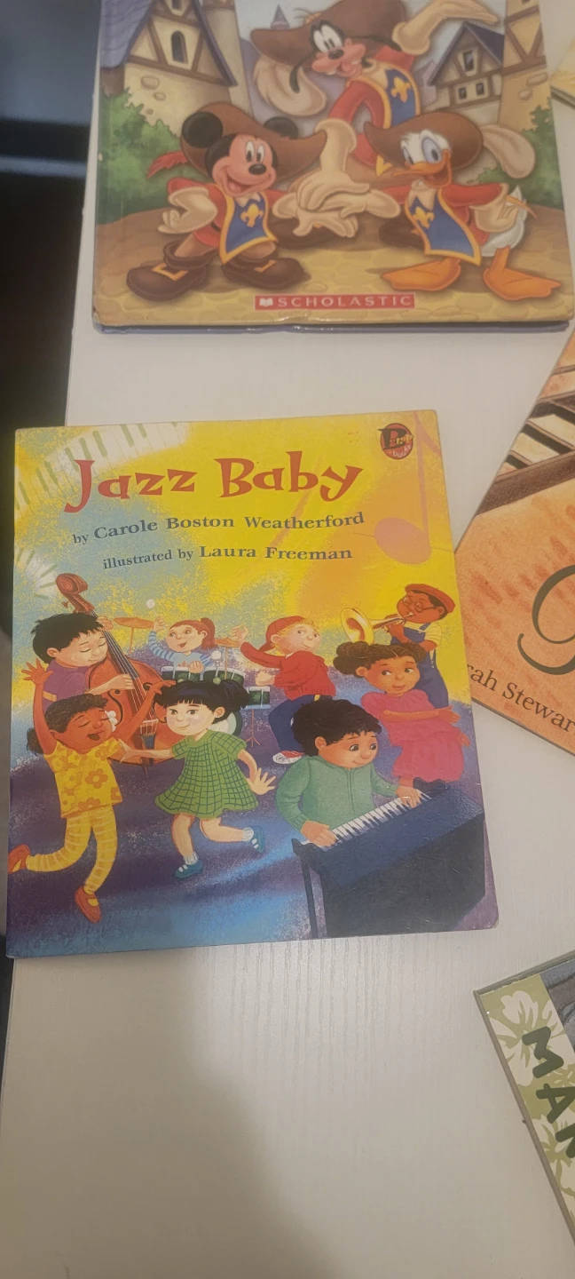 5 Children's Book Bundle - photo 2