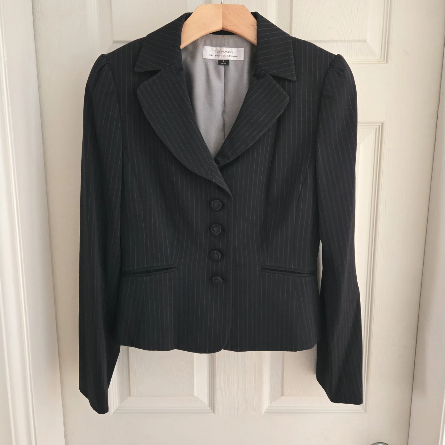 Tahari Arthur S. Levine Black Pinstripe Skirt Set Size 4 - photo 2