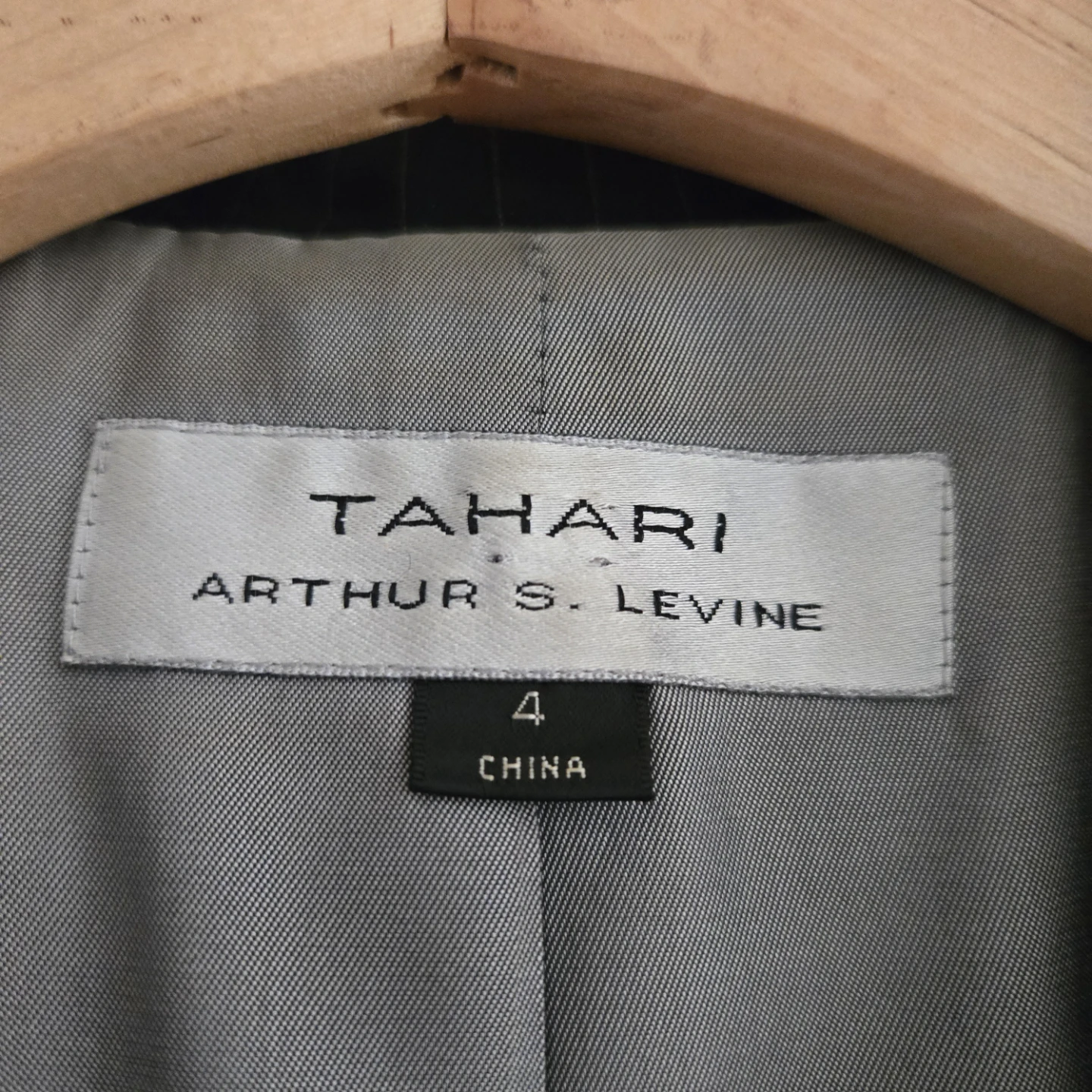 Tahari Arthur S. Levine Black Pinstripe Skirt Set Size 4 - photo 4