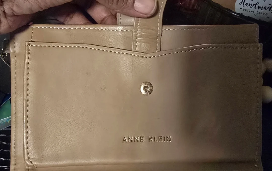 🥕 AK Anne Klein Beige Wristlet Wallet - photo 3