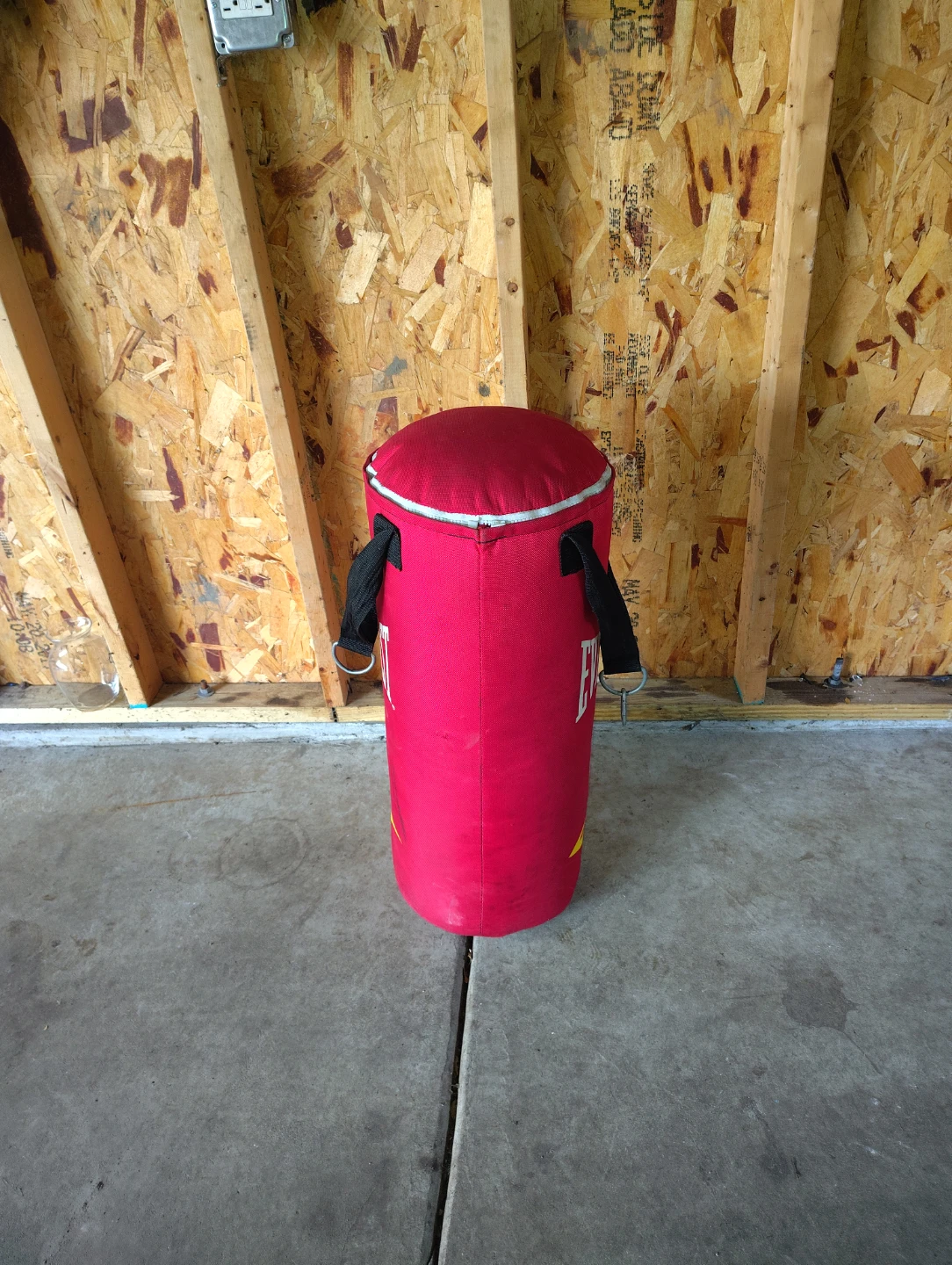 Everlast Red Punching Bag - photo 3