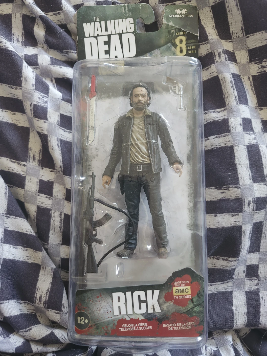 The walking dead Rick series 8 action figure 🏆