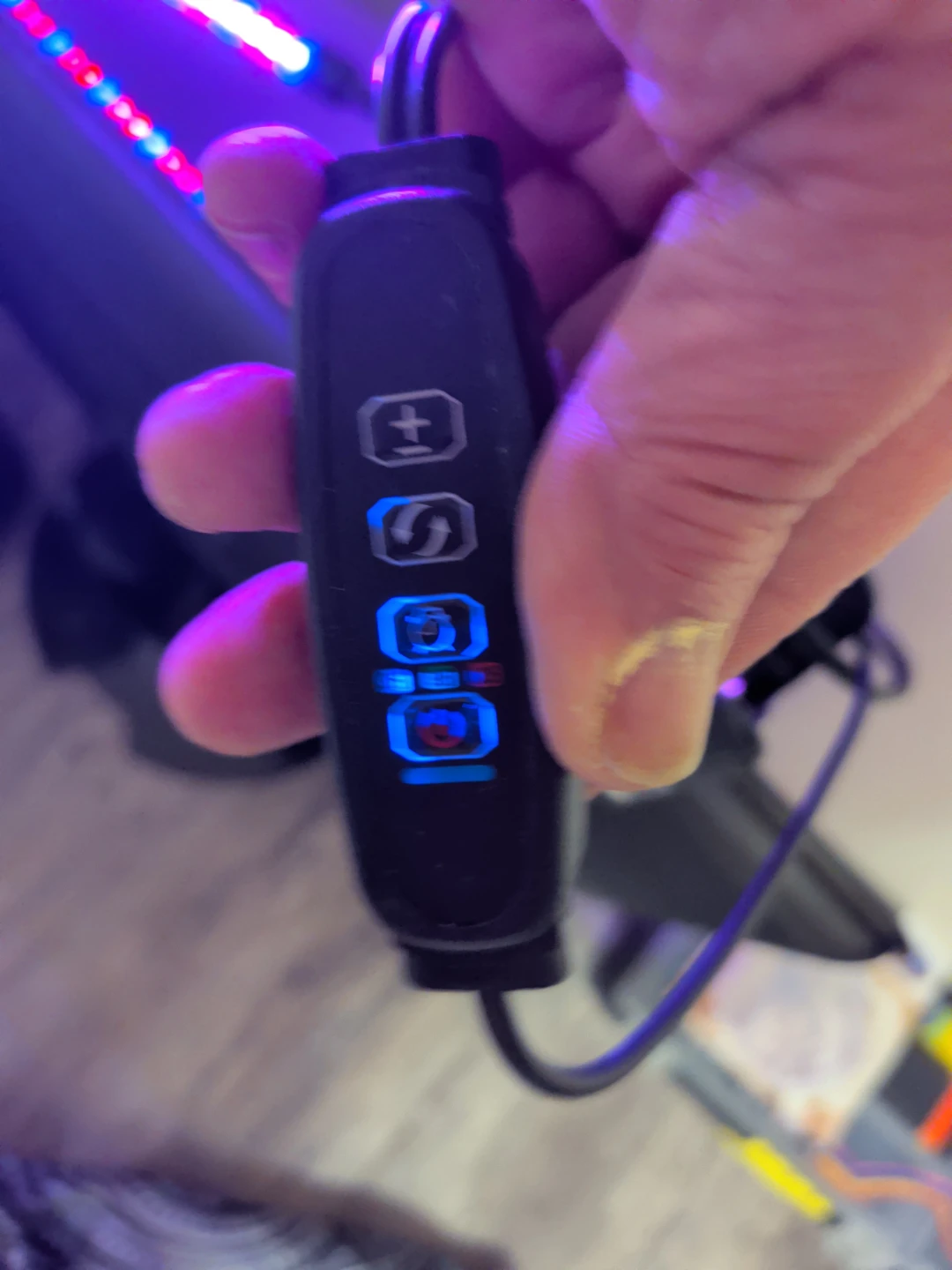 Adjustable LED Grow Light - photo 3