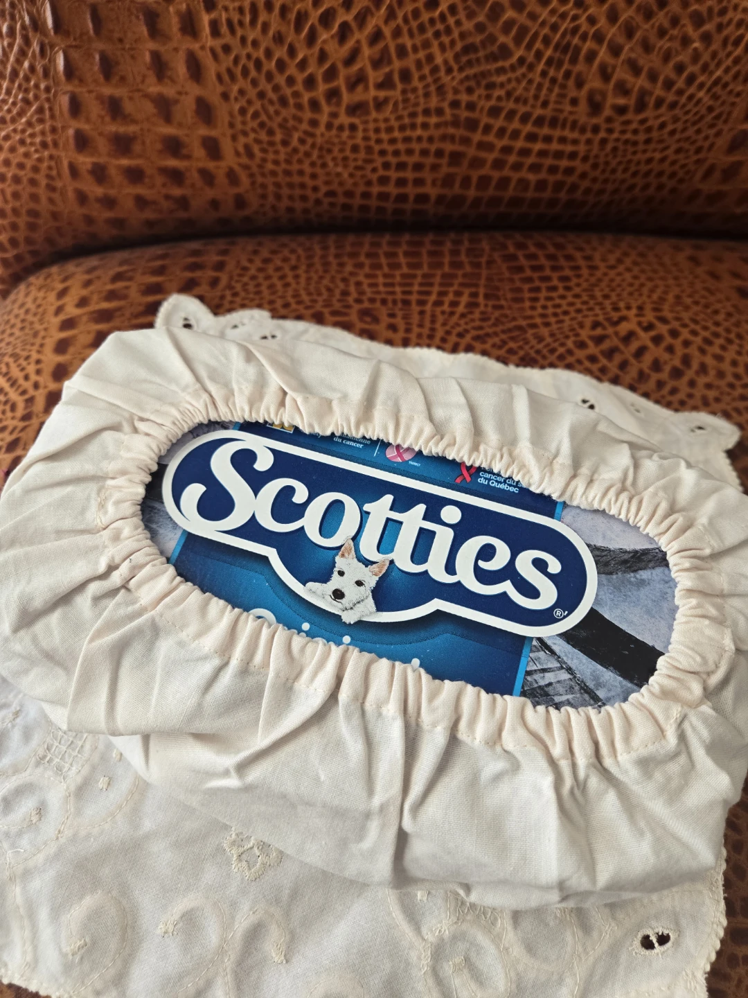 Vintage Embroidered Tissue Box Cover - Its New! - photo 3