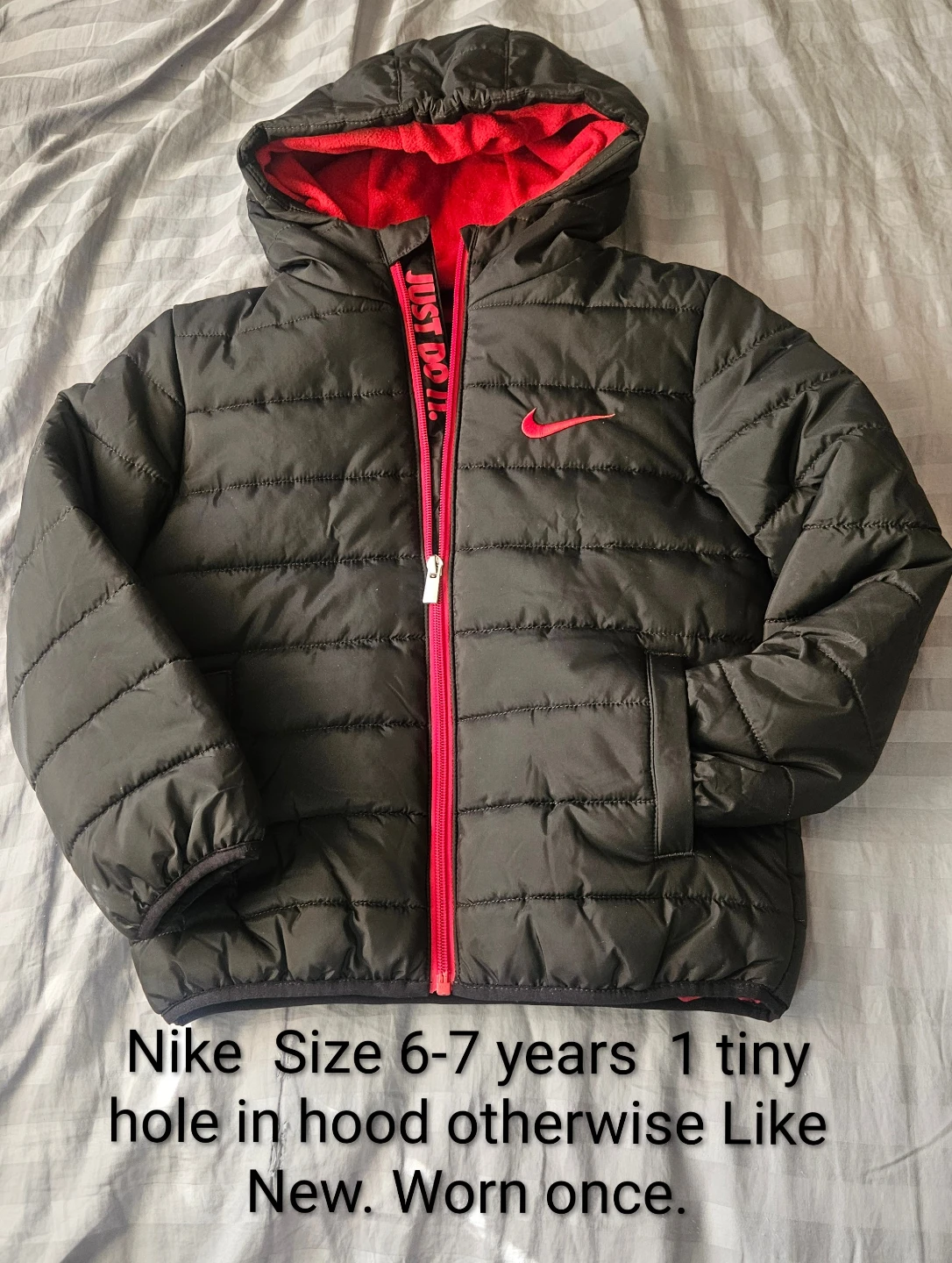 Boys Nike Jacket Size 6-7 years