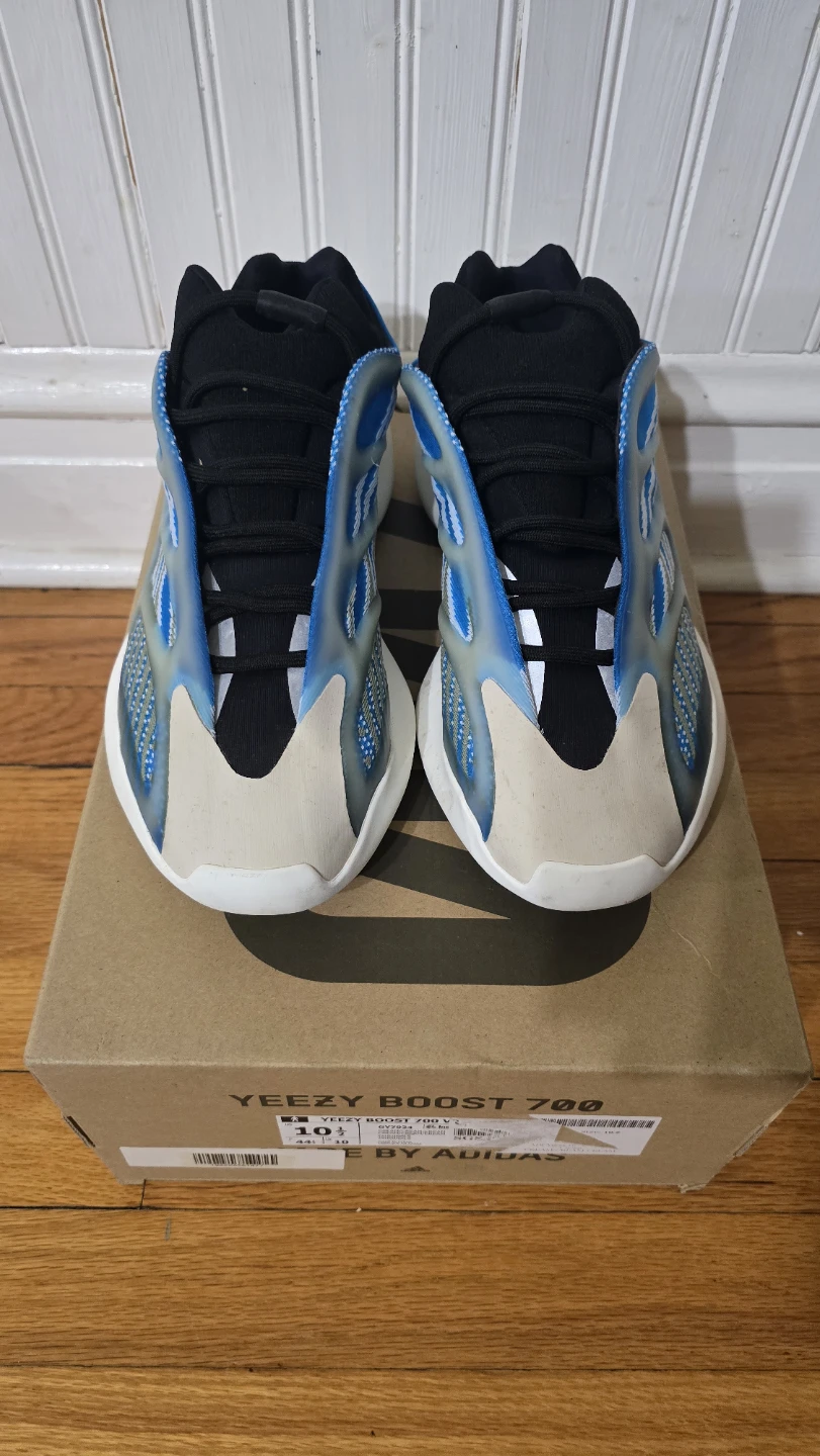 Adidas Yeezy Boost 700 V2 "Tephra" Size 10.5 - photo 4