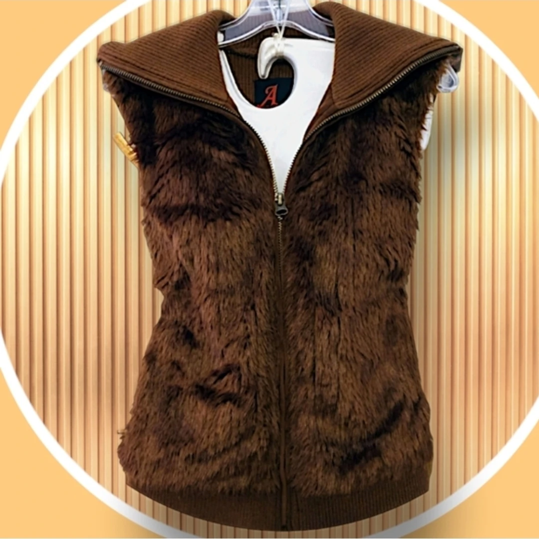 🏆 Luxury Faux Fur Vest Sweater Back w Pockets by Adrienne Landau