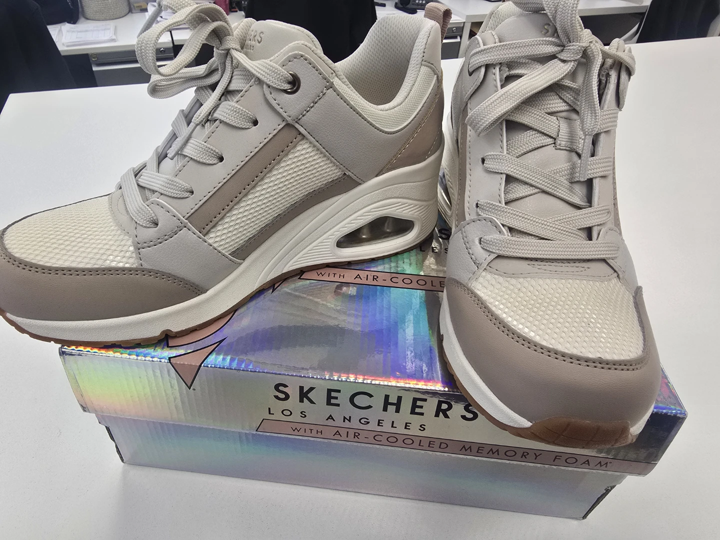 Skechers Los Angeles Women's Sneakers Size 8 Beige - photo 2