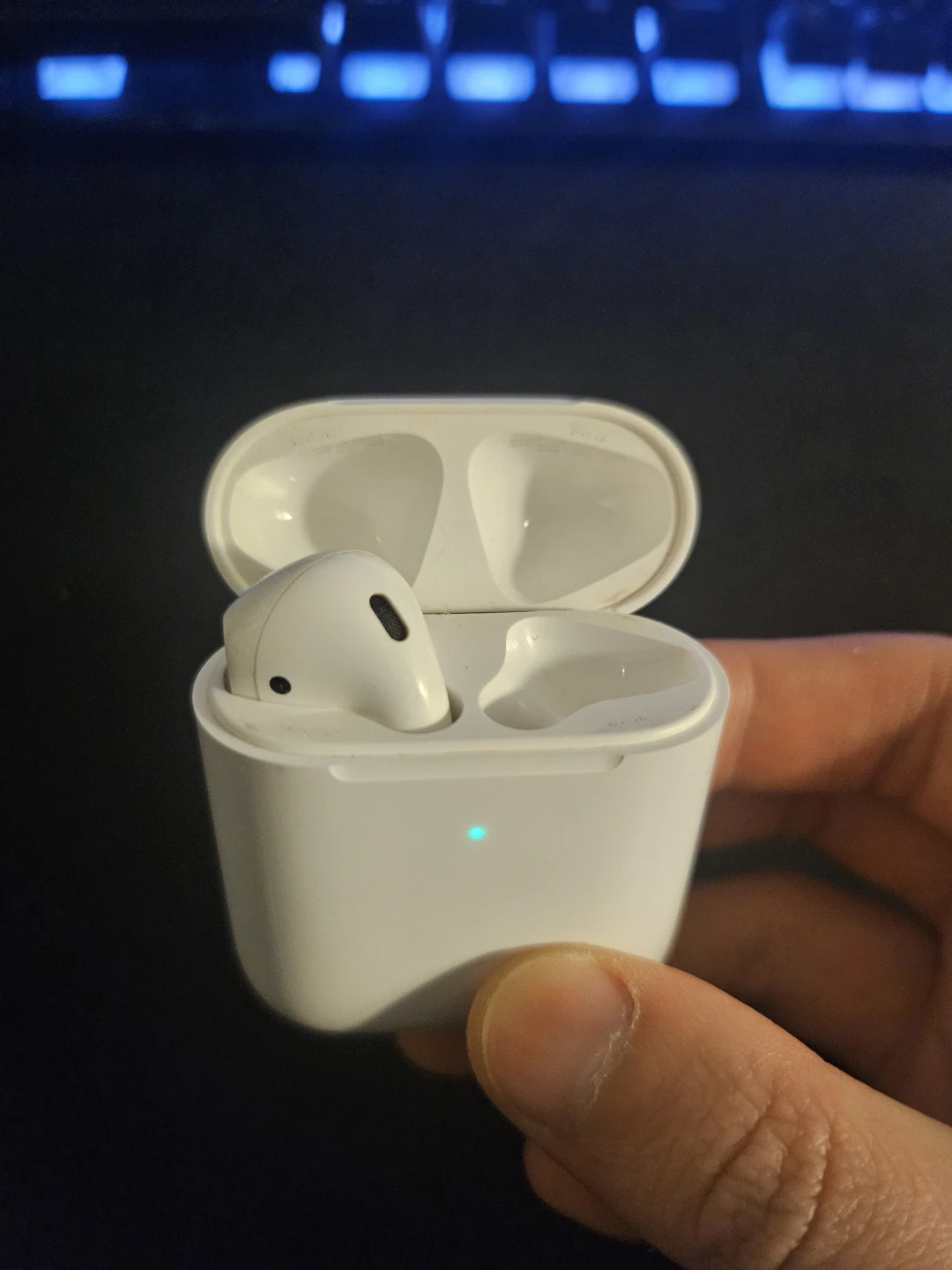 Apple AirPods (2nd generation) - photo 3