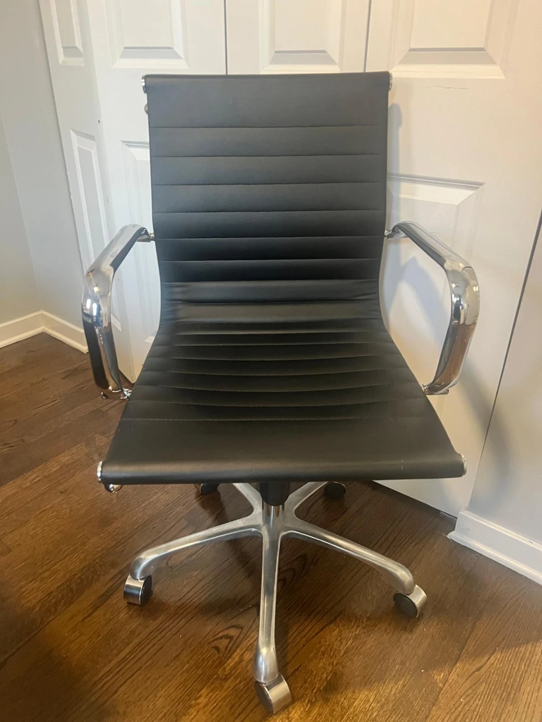Black Ribbed Office Chair with One Drawer Desk - photo 2