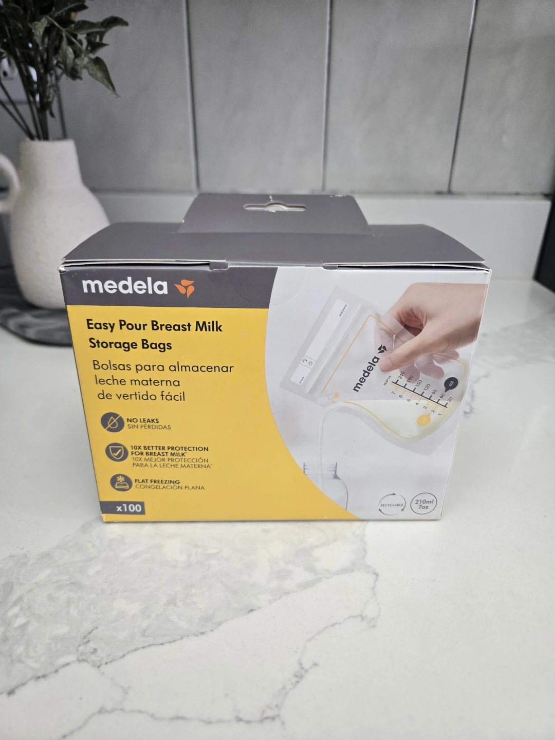 Medela Easy Pour Breast Milk Storage Bags (100 Count)