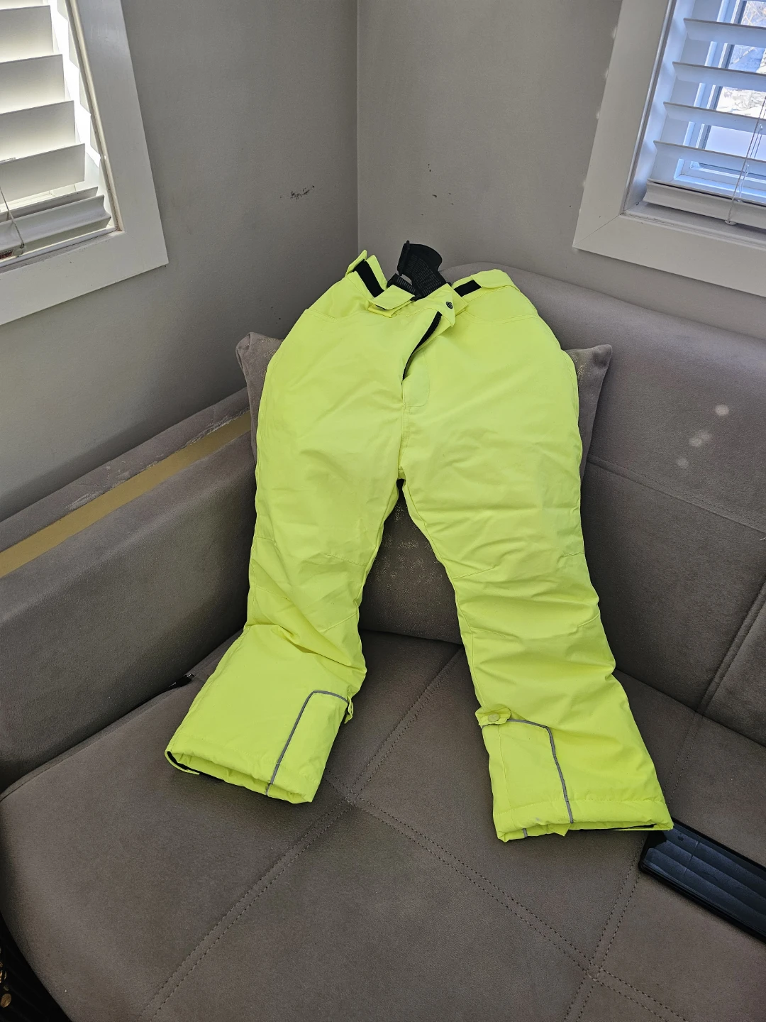 Kids' Snow Pants Size 8 (New never used)