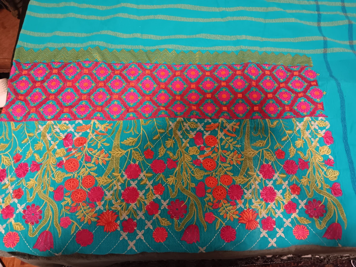 Khaadi embroidered turquoise bed spread - photo 2