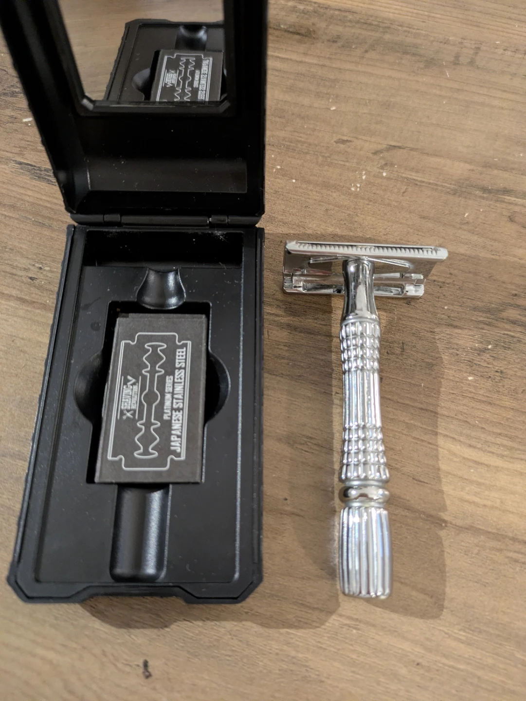 Hanzu Hair and Beauty Double Edge Safety Razor with Case