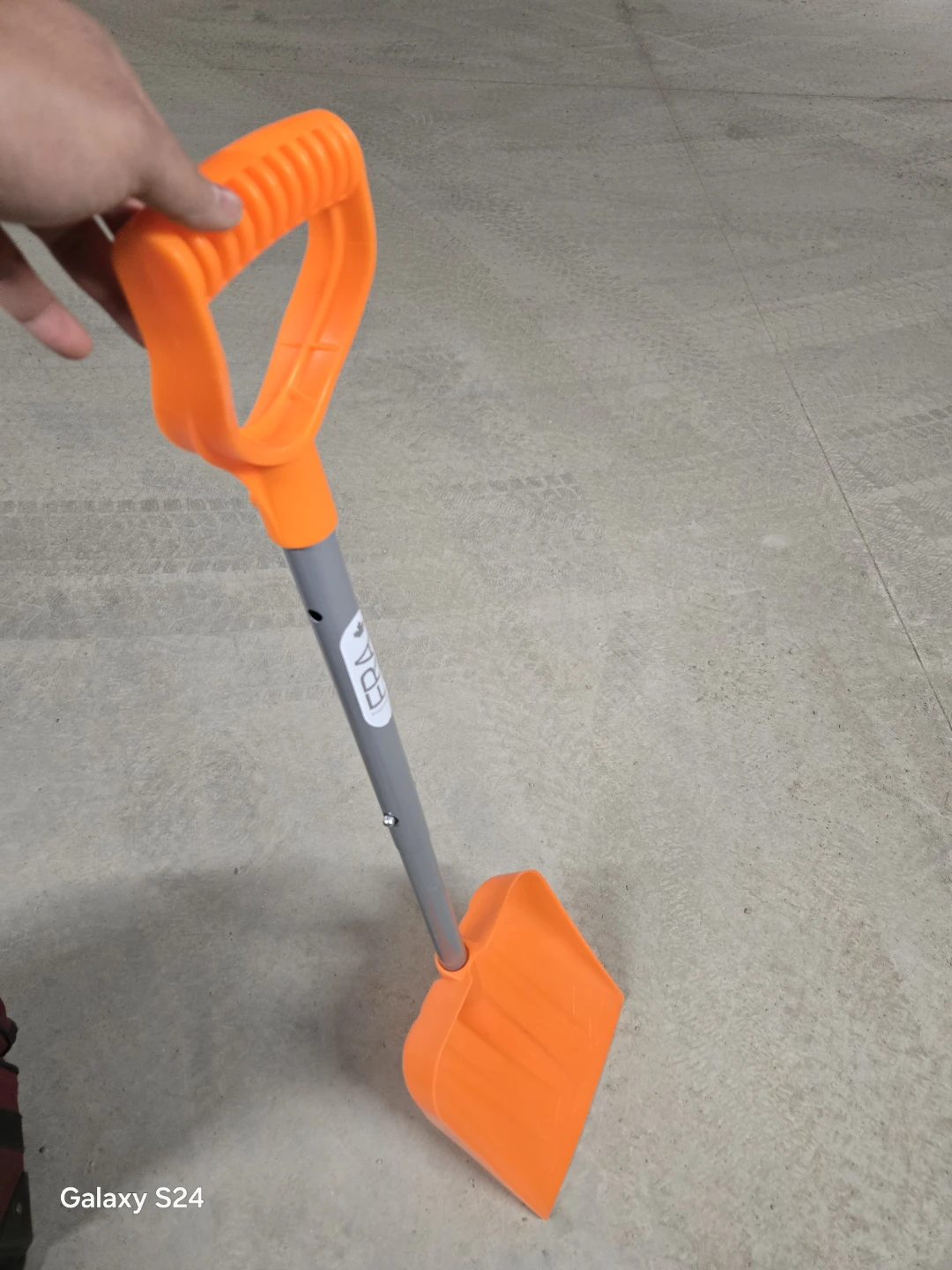 New ERA EZ-Traxion collapsible car snow shovel.