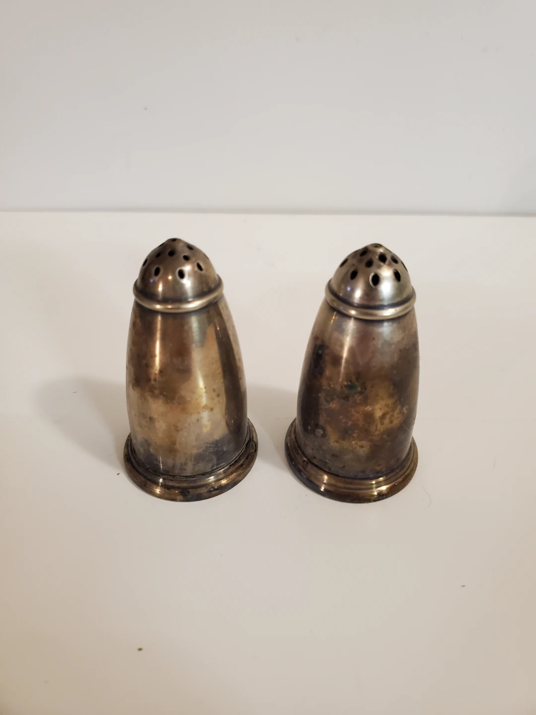 Vintage Rogers 1881 Silver Plated Salt and Pepper Shakers