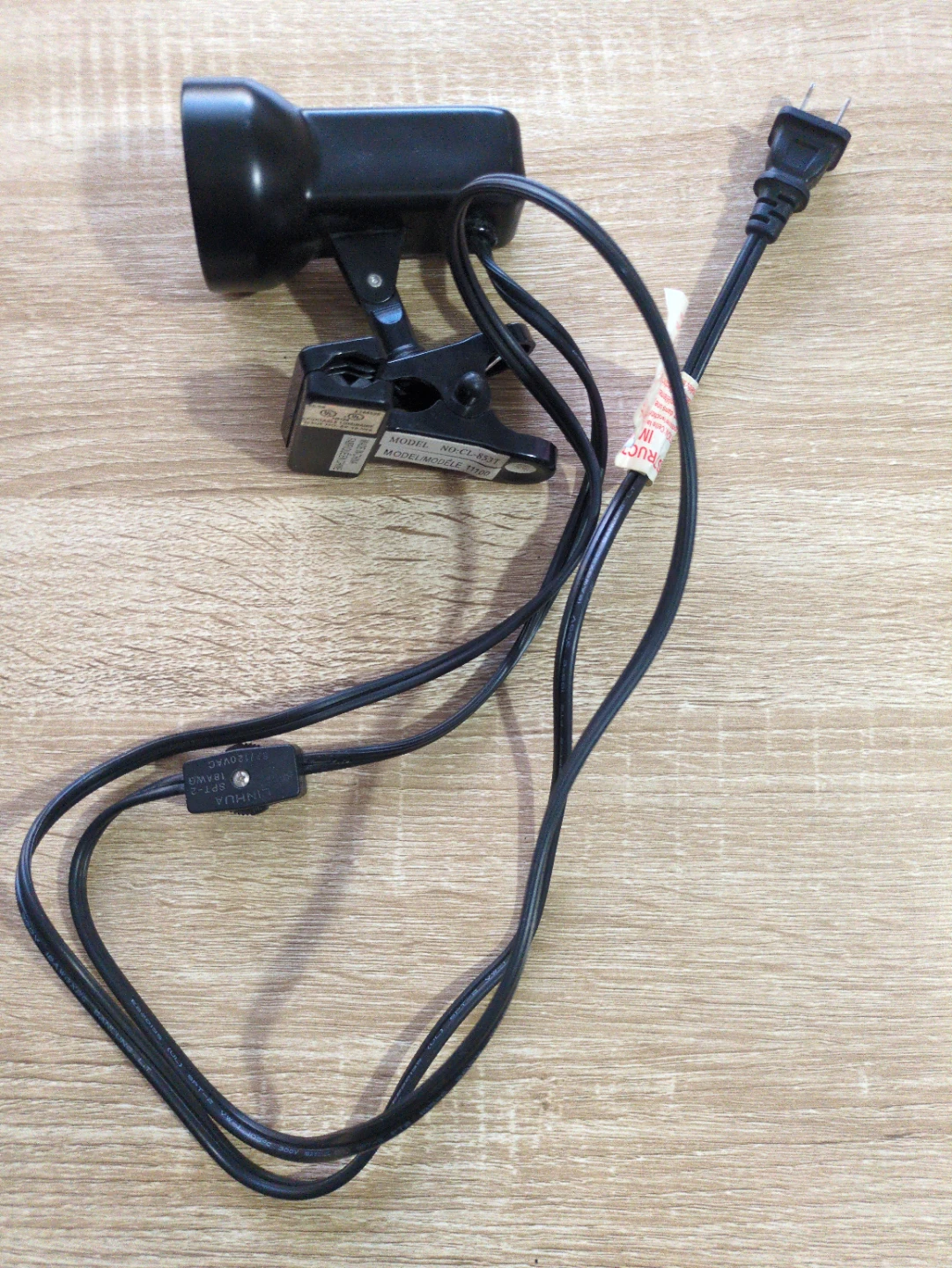 Clip-on light with cord - photo 3