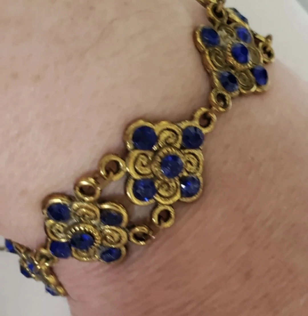 new  4 pcs set Gold tone necklace set with blue stones - photo 3