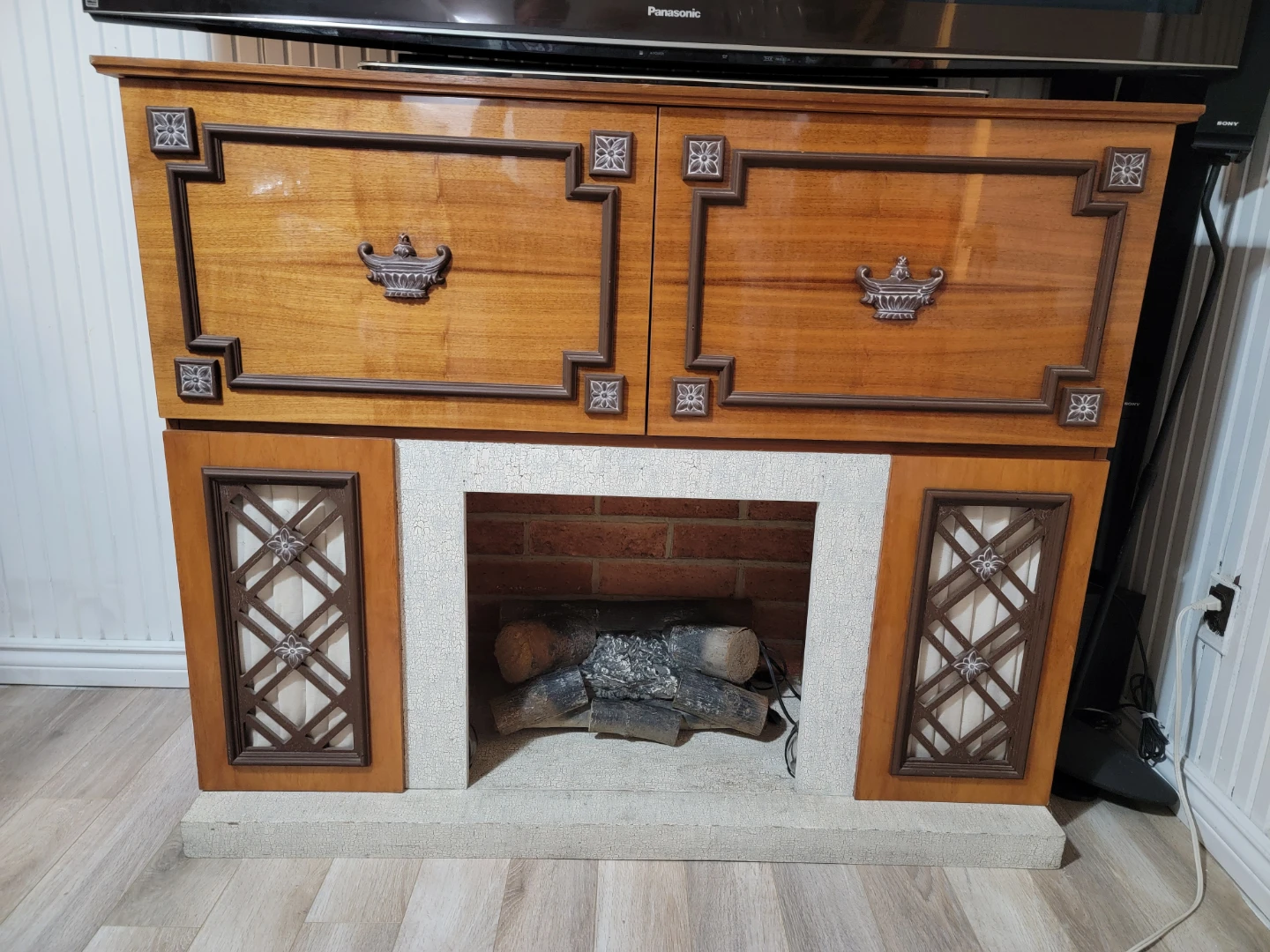 Vintage Koronette Stereo Bar Fireplace Cabinet (MCM)