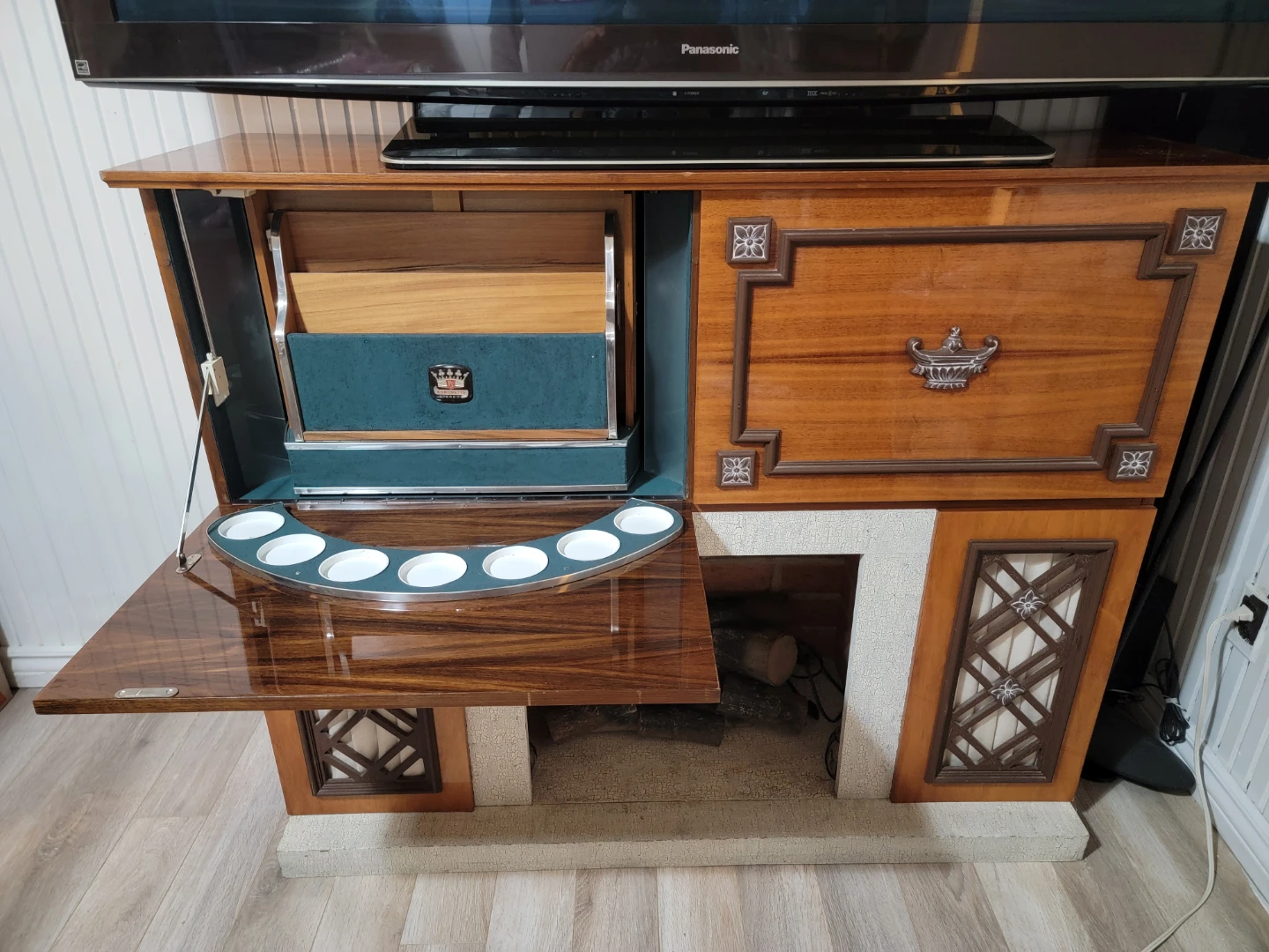 Vintage Koronette Stereo Bar Fireplace Cabinet (MCM) - photo 2