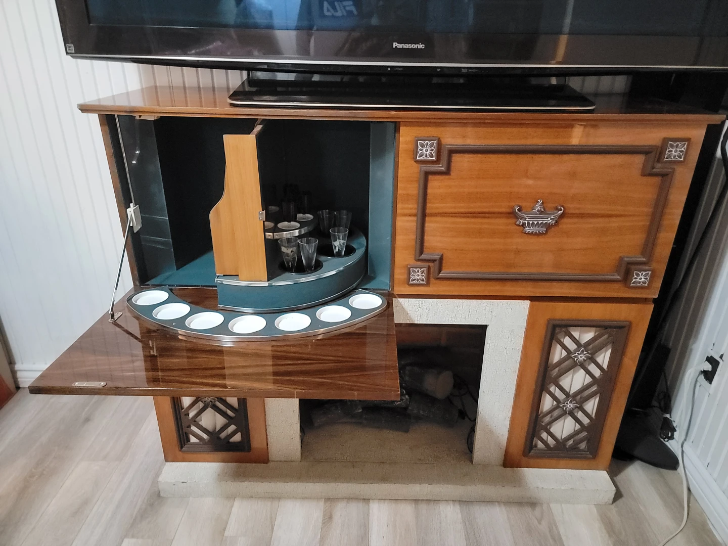 Vintage Koronette Stereo Bar Fireplace Cabinet (MCM) - photo 3