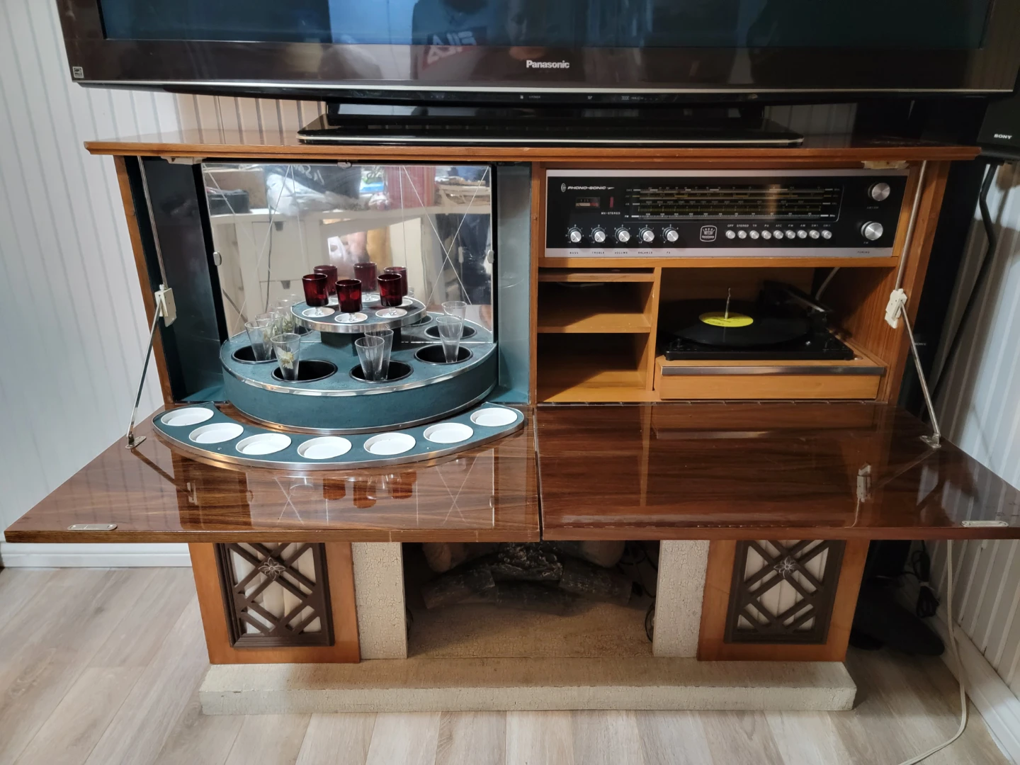 Vintage Koronette Stereo Bar Fireplace Cabinet (MCM) - photo 4