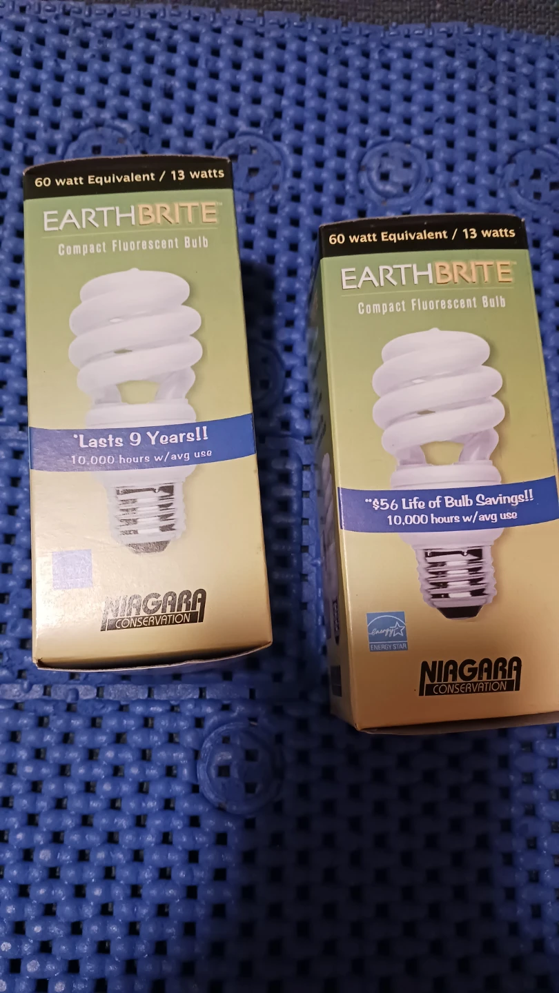EarthBrite Compact Fluorescent Light Bulbs - photo 2