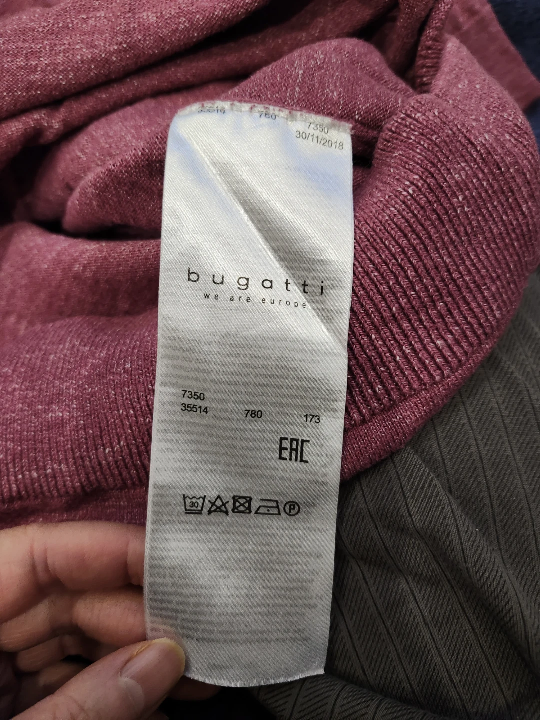 Bugatti V-Neck Sweater - XL - photo 3