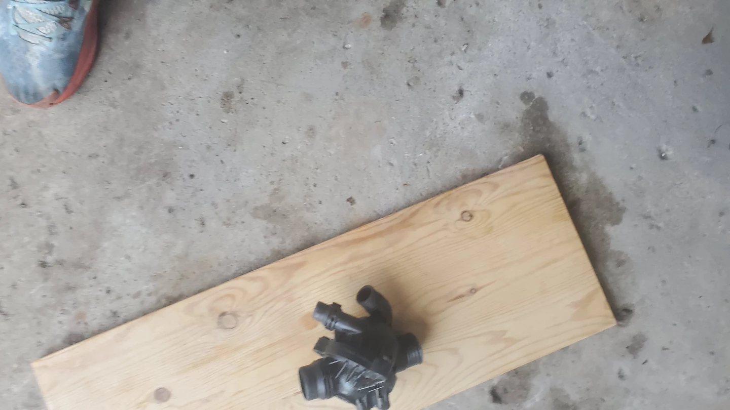 Water Pump and thermostat - photo 3