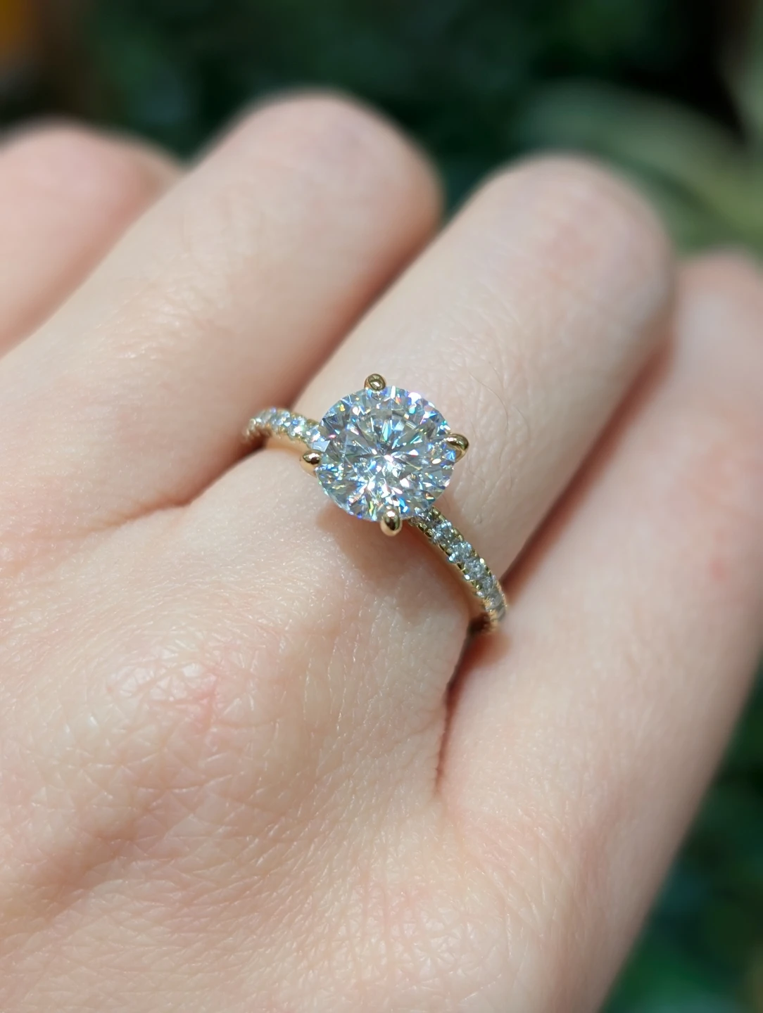 2ct Sparkling Round Brilliant Moissanite Ring - size 6