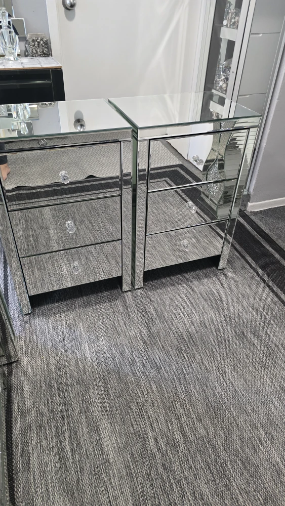 Mirrored Bedside Table with Crystal Knobs