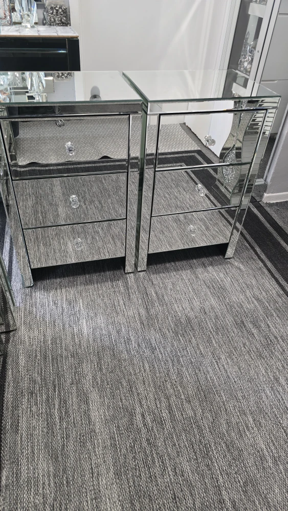 Mirrored Bedside Table with Crystal Knobs - photo 2