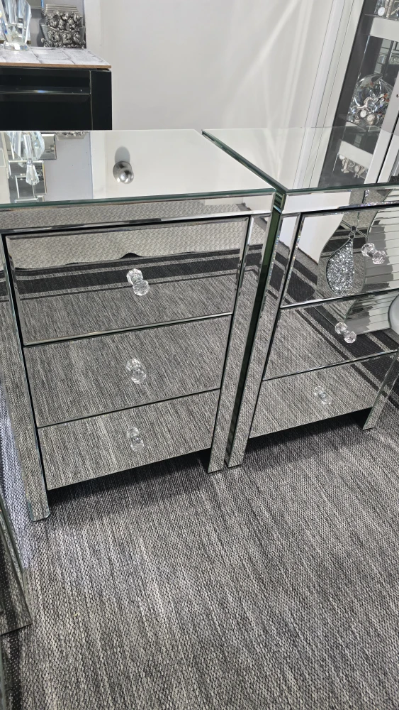 Mirrored Bedside Table with Crystal Knobs - photo 3