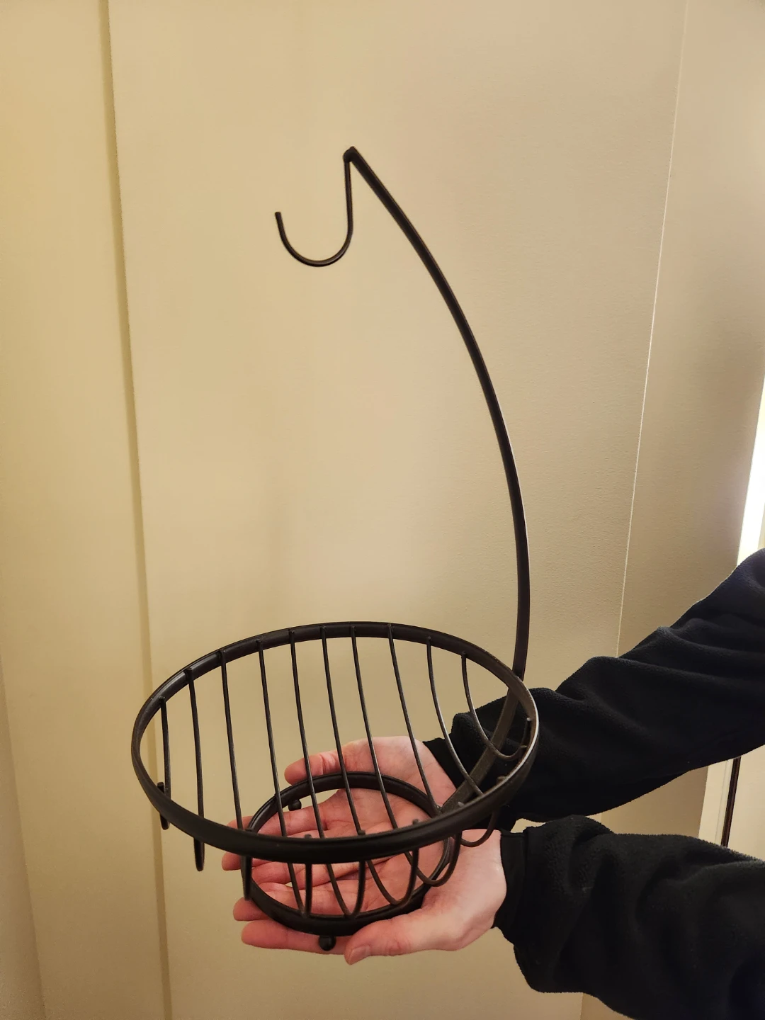 Black Metal Fruit Basket with Banana Hanger
