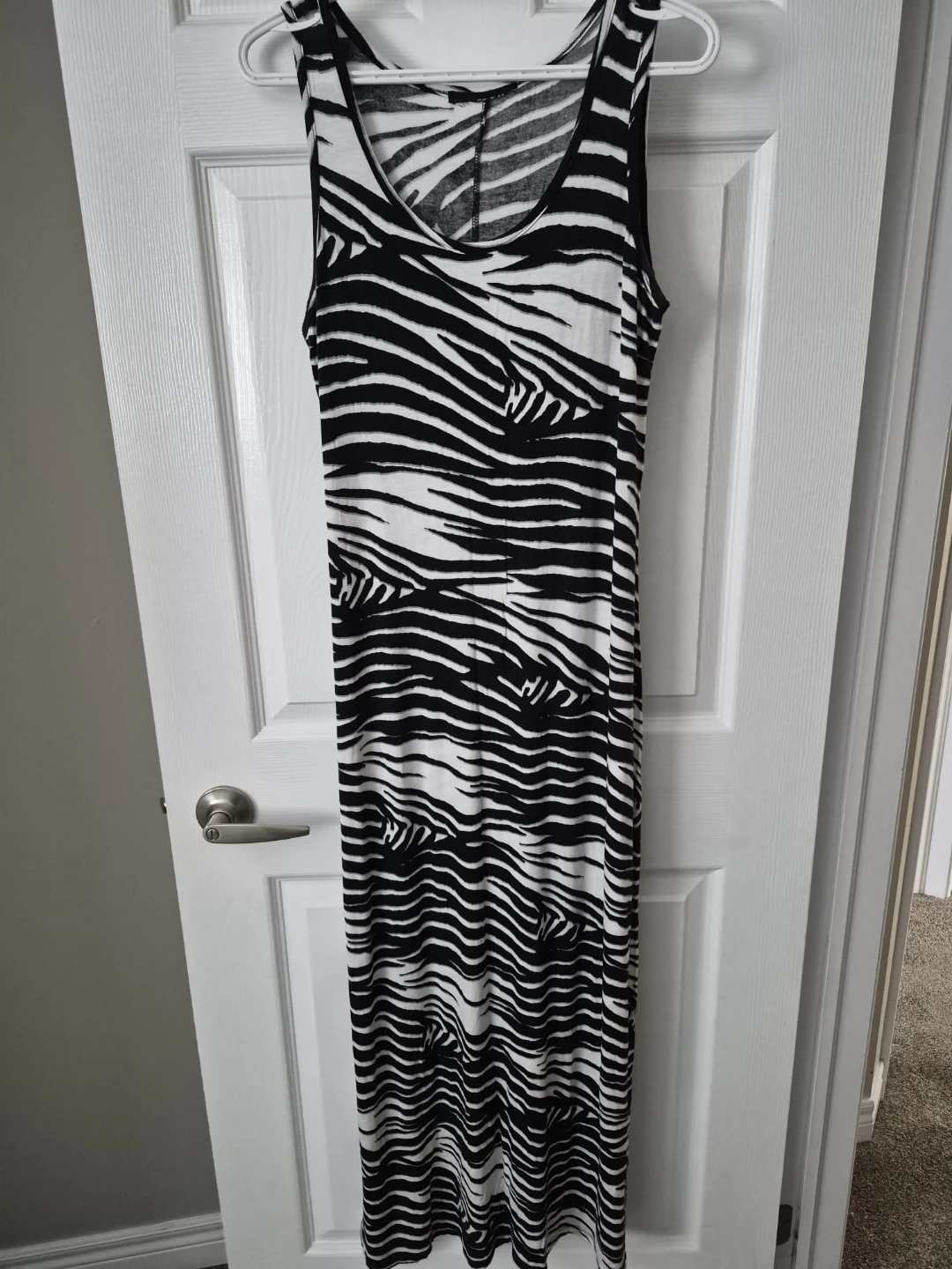 Lot of Women's Size 12  B&W Patterned Dresses - EUC - photo 2