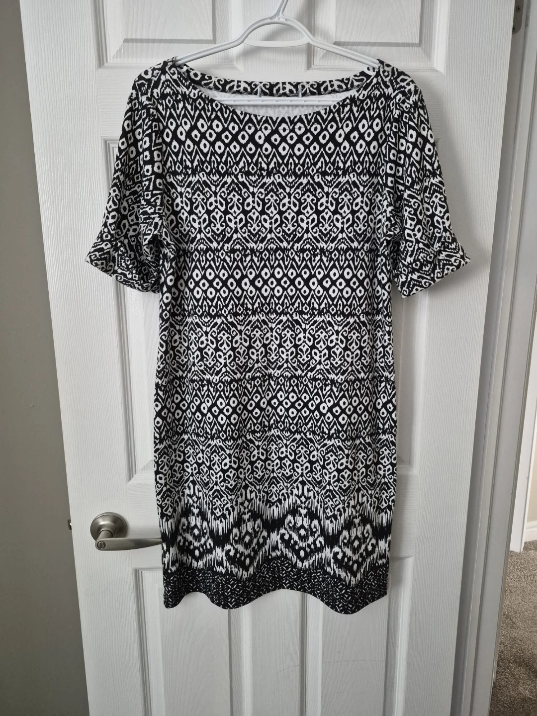 Lot of Women's Size 12  B&W Patterned Dresses - EUC - photo 4