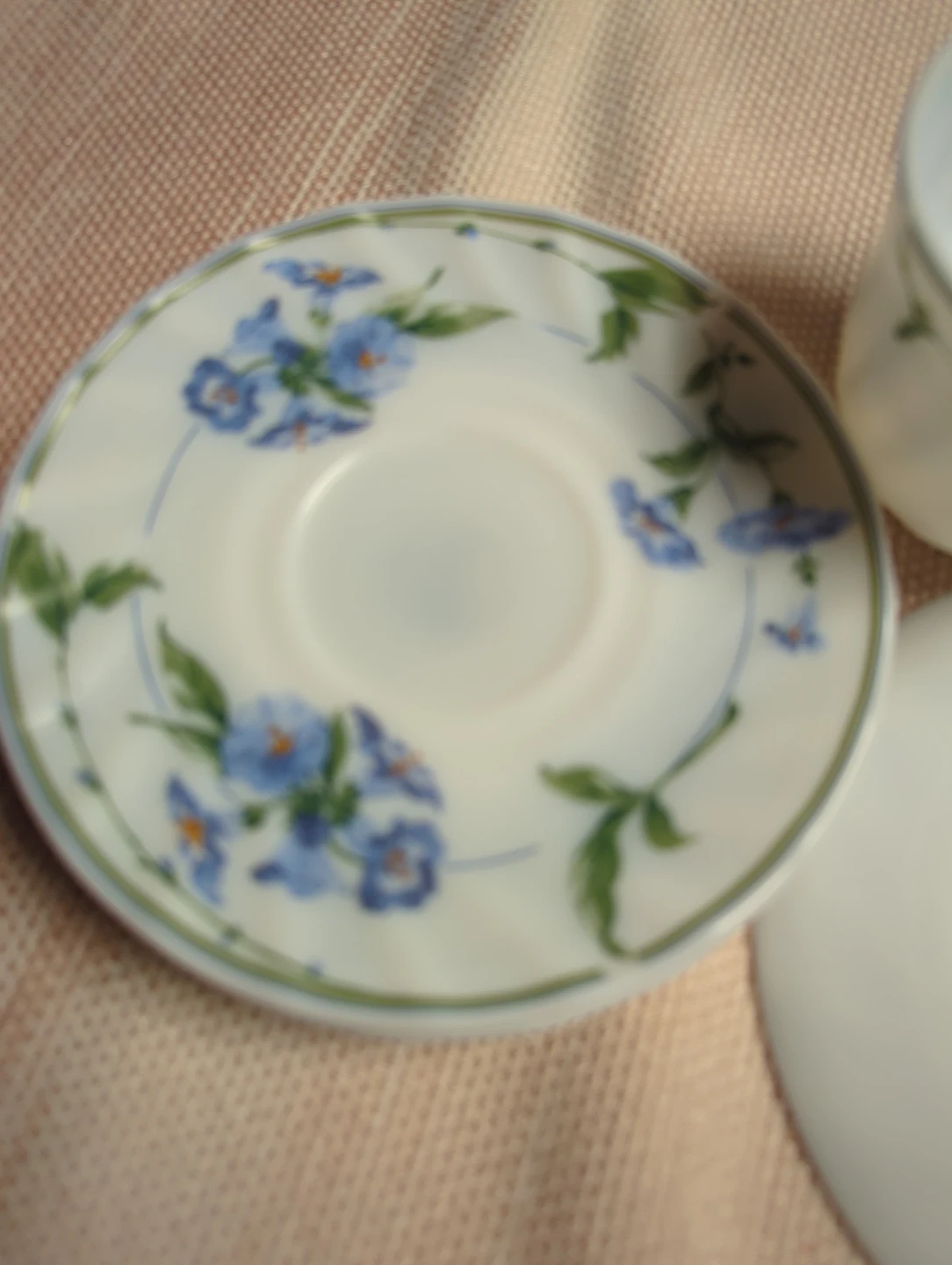 Gibson Floral Teacup and Saucer Set of 2 - photo 4