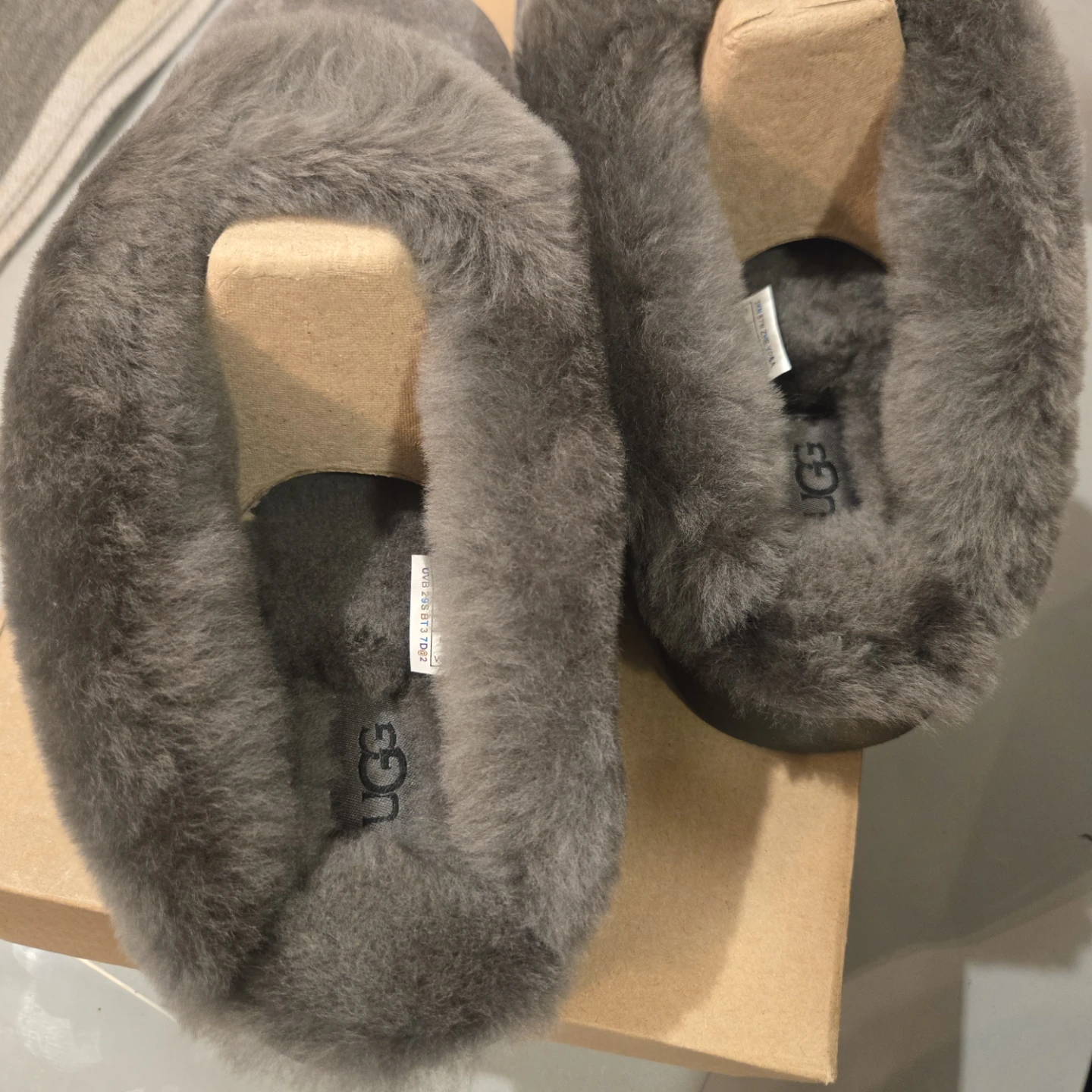 UGG  Cluggette Grey (Size 11) 🏆 - photo 2
