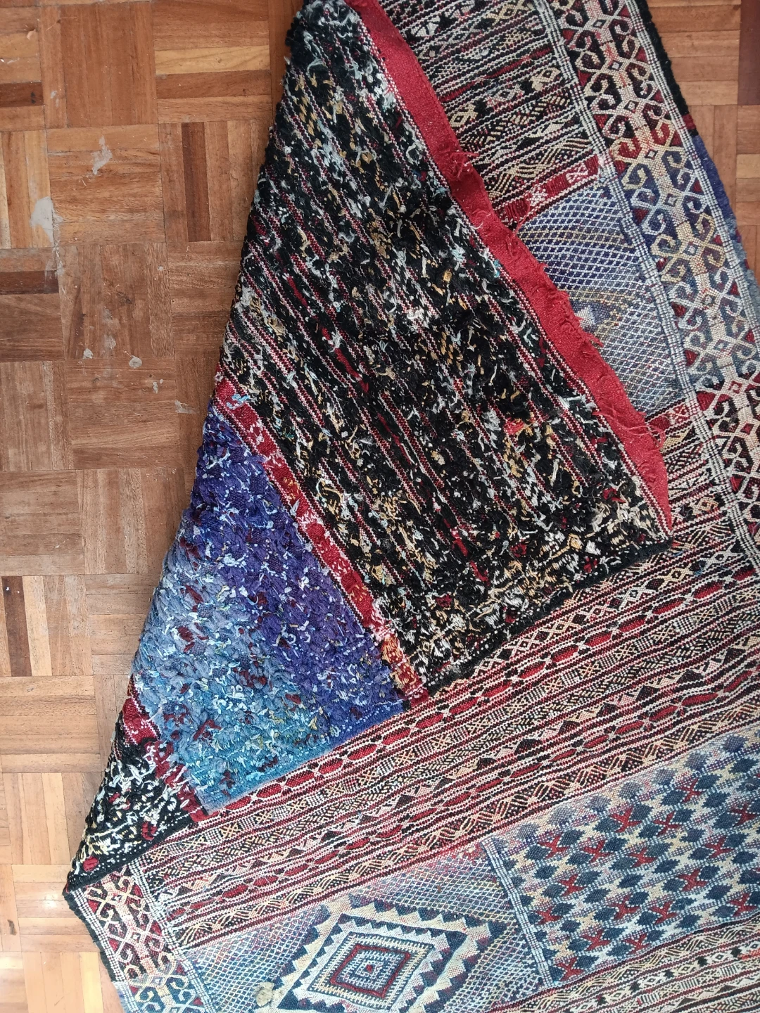 Moroccan Handwoven Geometric Pattern Rug - photo 3