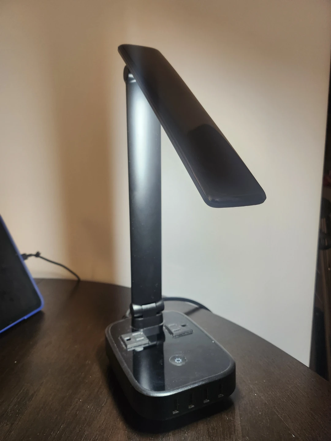 LED desk lamp with 4 USB ports and 2 outlets - photo 3