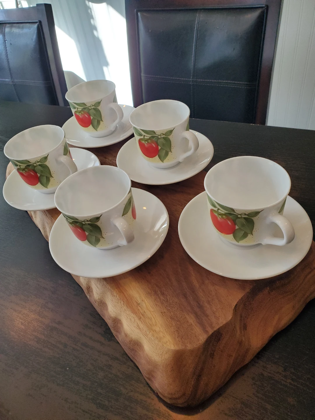 Set of 5 Teacups and Saucers with Tomato Design - photo 3