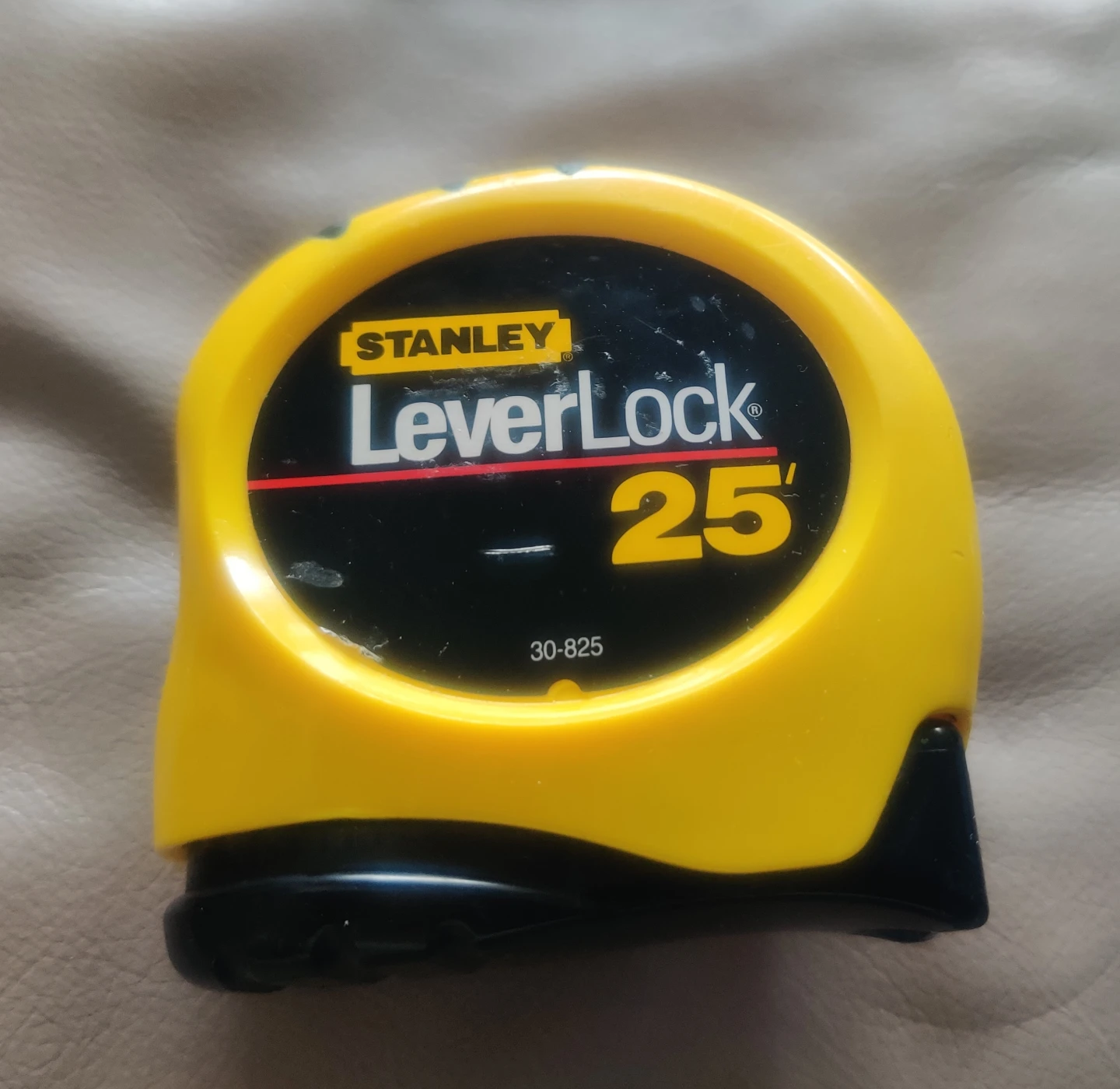 Stanley LeverLock 25' Tape Measure