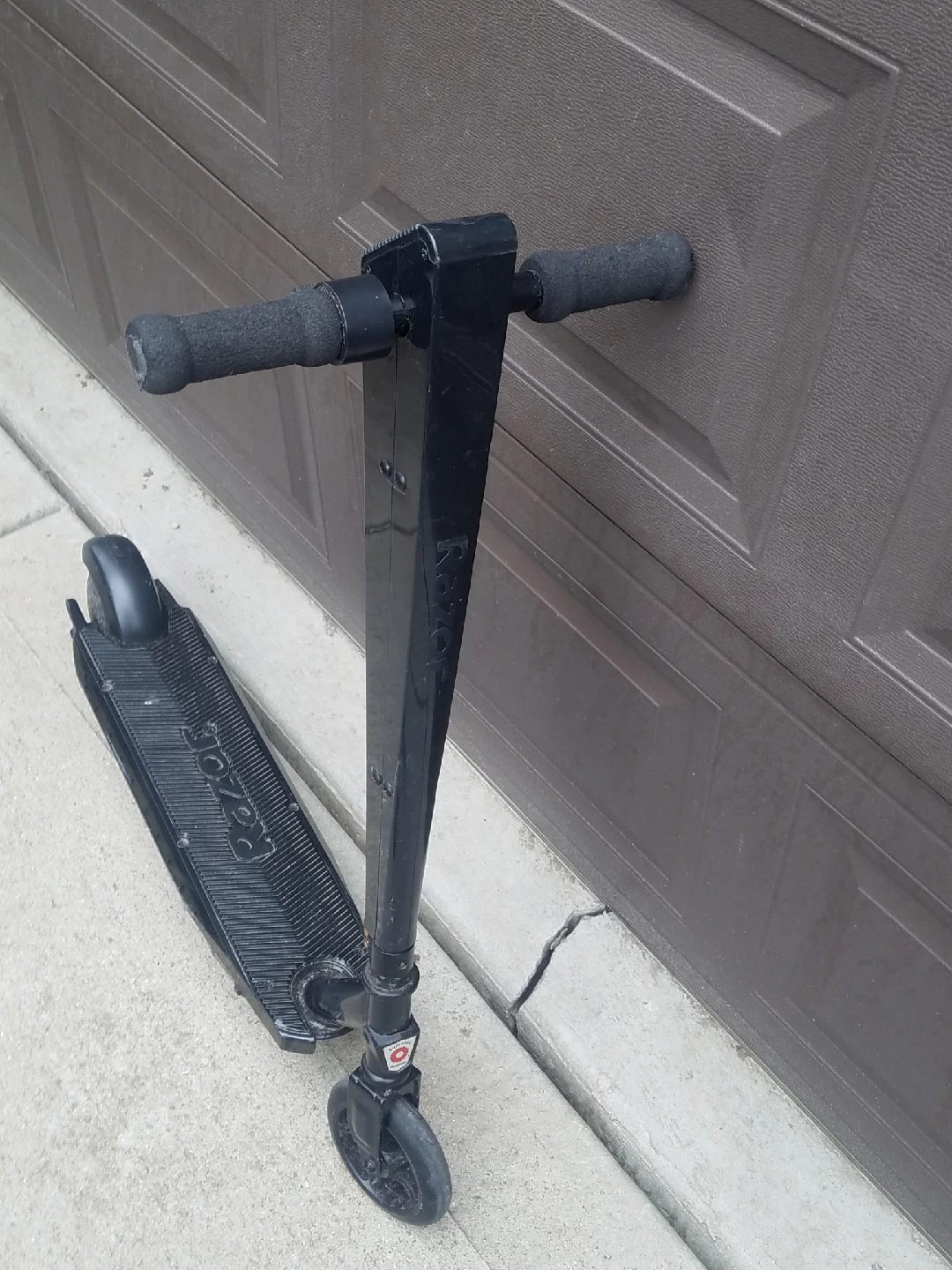 Razor Sonic Glow Electric Scooter - Black - photo 2