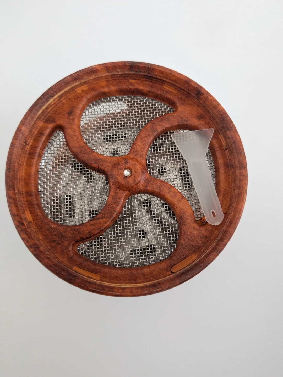 63mm Wooden Resin Herb Grinder - photo 3