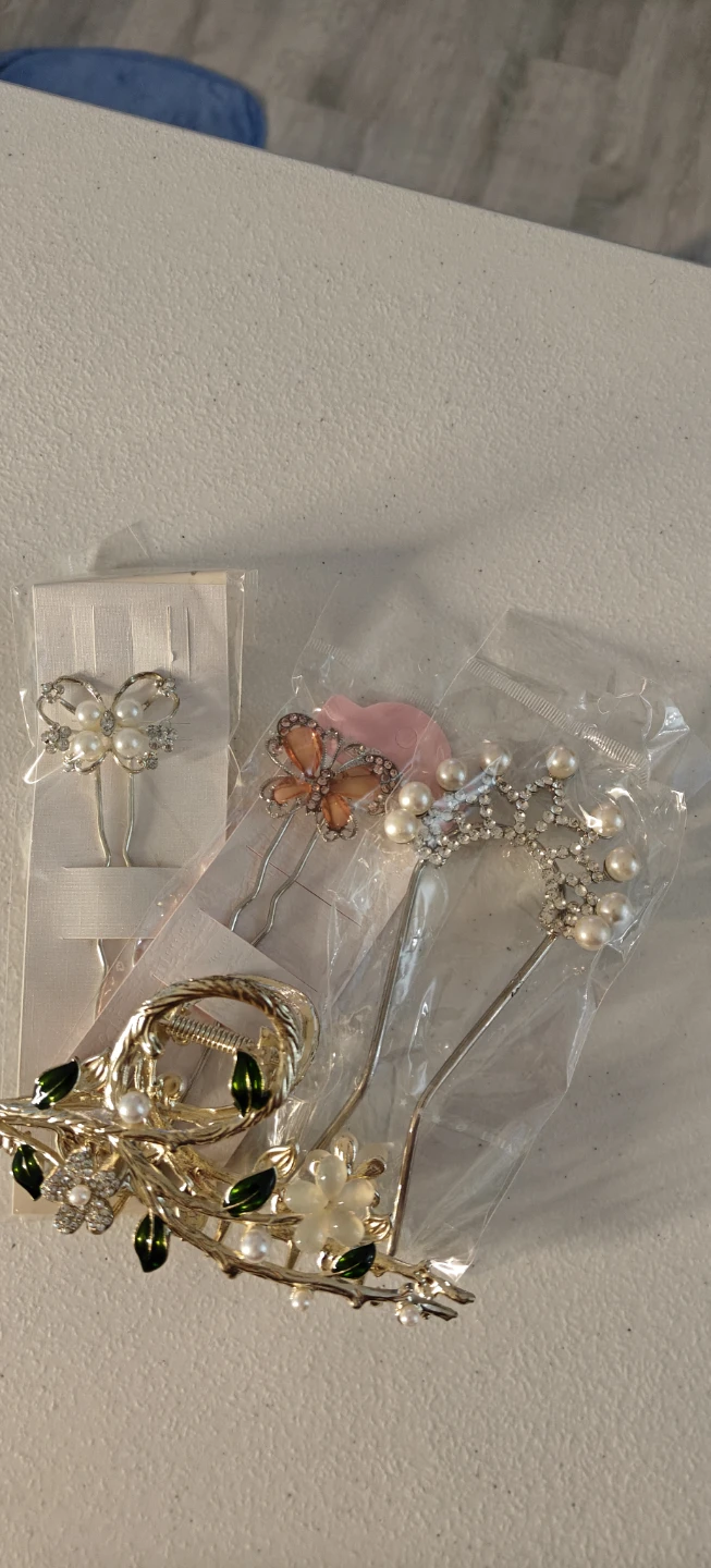 Set of 3 Hair Pins and 1 Hair Claw Clip lot