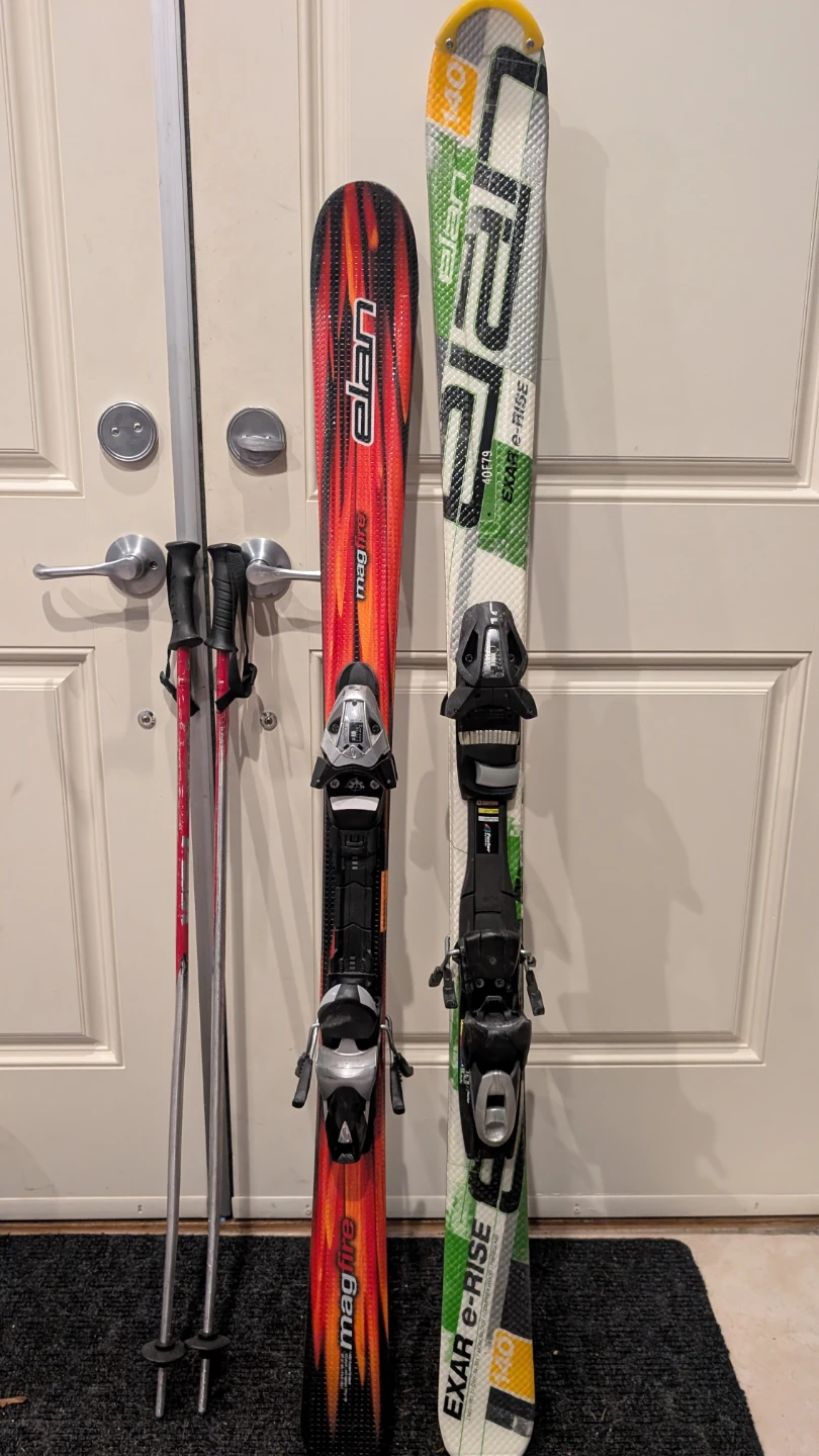 *Youth* Elan Magfire & EXAR e-RISE Skis with Poles