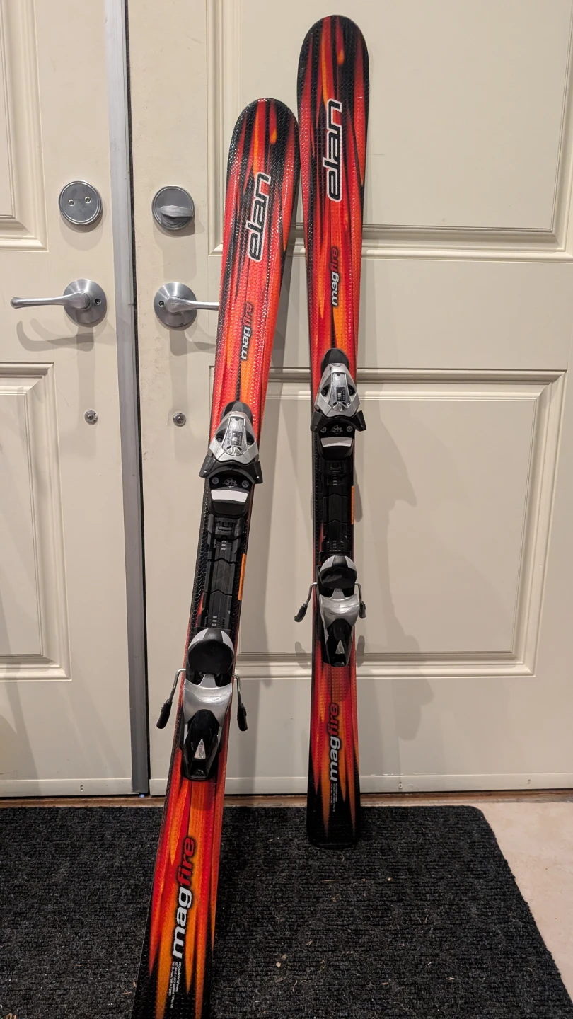 *Youth* Elan Magfire & EXAR e-RISE Skis with Poles - photo 3